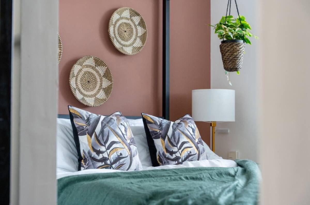 Stylish Cardiff City Apartment Экстерьер фото